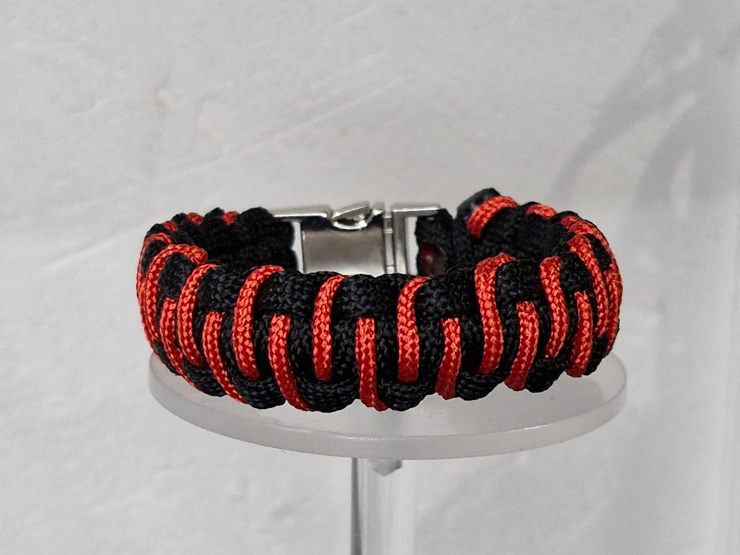 Bracelet Paracorde Biker – Noir et Rouge